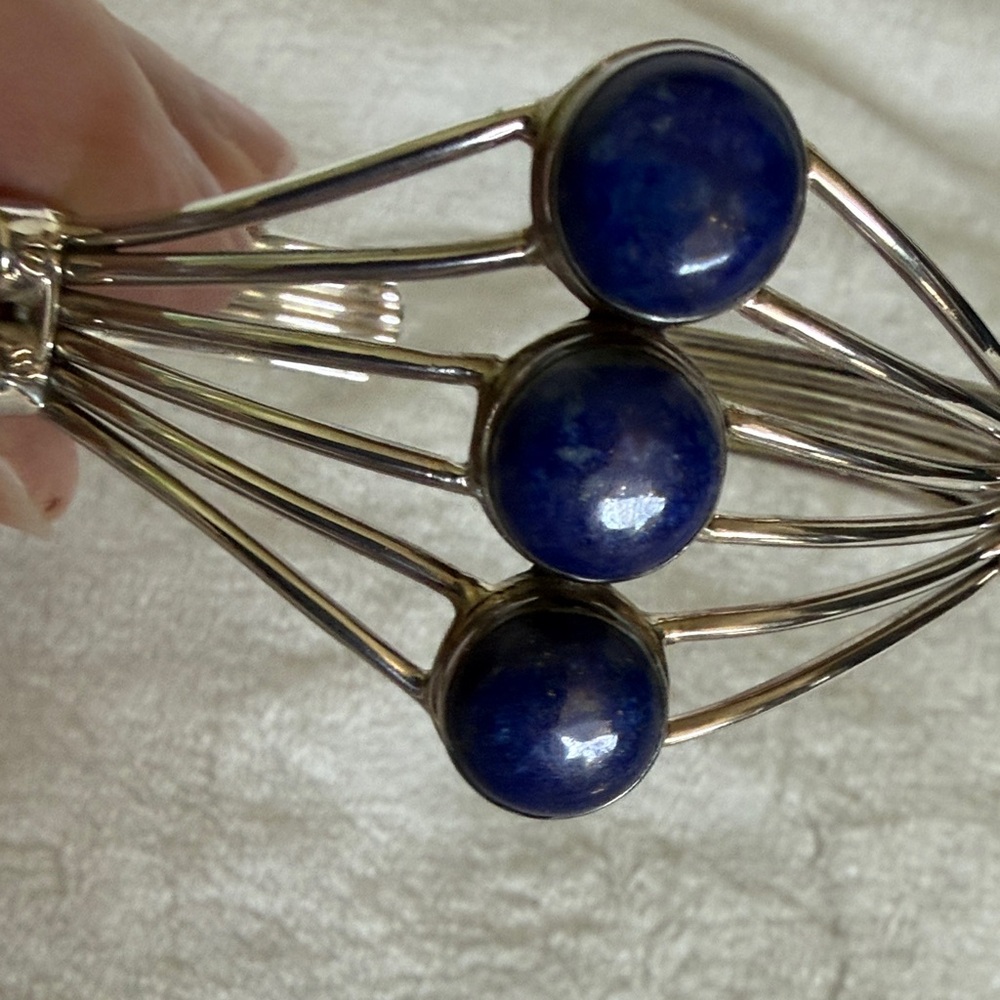 Elegant Silver and Blue Jewelry Set - Picture 4 of 9
